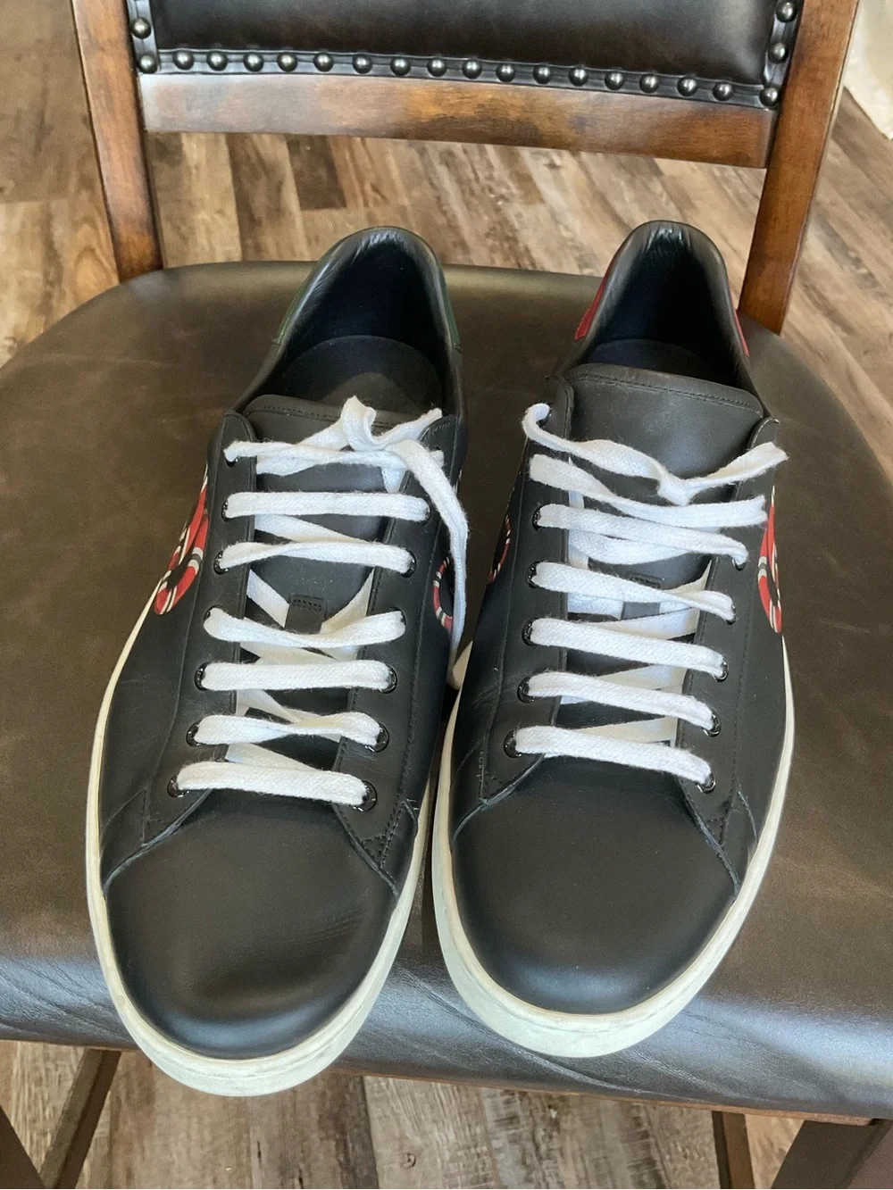 Gucci Men's Black Leather Low-Top Sneakers with Red & Green Accents